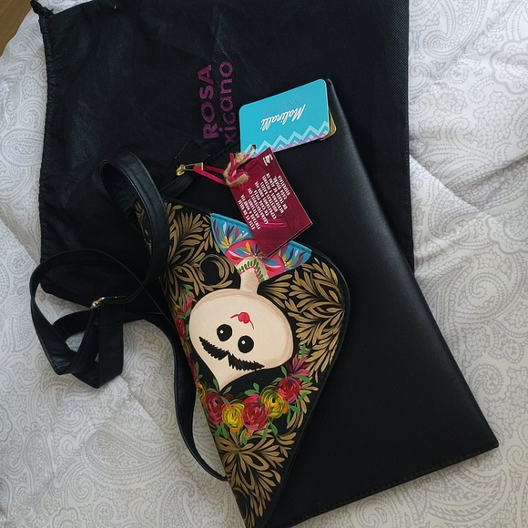 Hand painted black purse - Picture 1 of 3